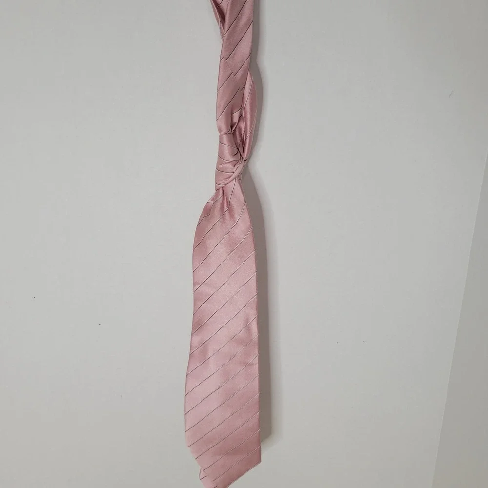 Donald J Trump Signature Collection Pink Striped 100% Silk Necktie Handmade